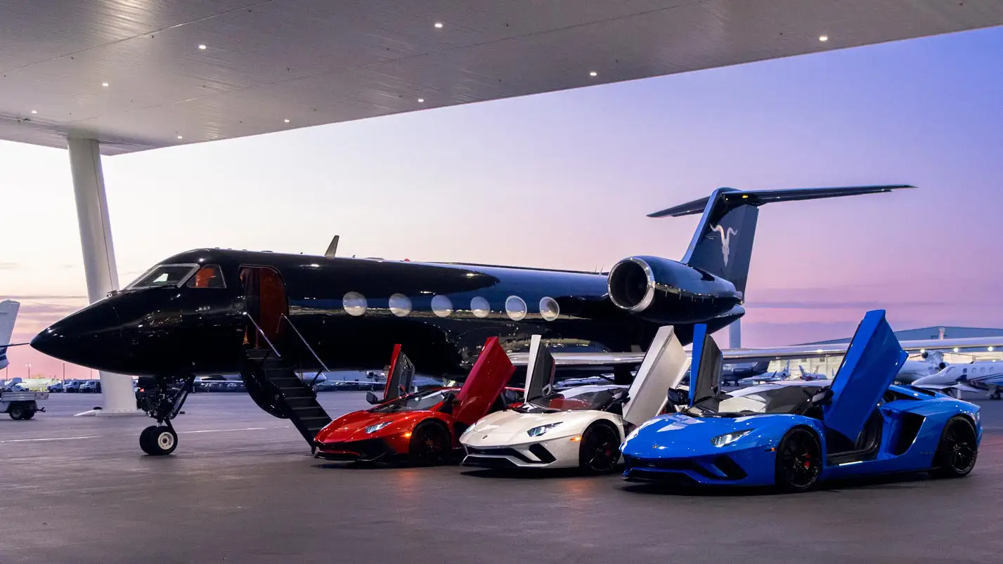 Exclusive supercar fleet and private jet in Ibiza – Lamborghini, Ferrari, Porsche with King Luxury Ibiza